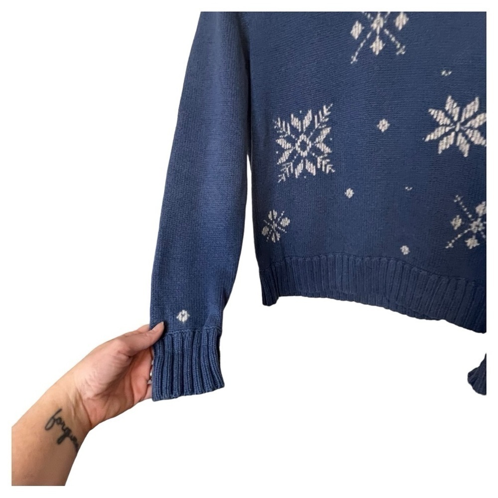 LIZ CLAIBORNE Blue Cotton Sweater Size M White Snowflake Design Crewneck EUC - Picture 3 of 7